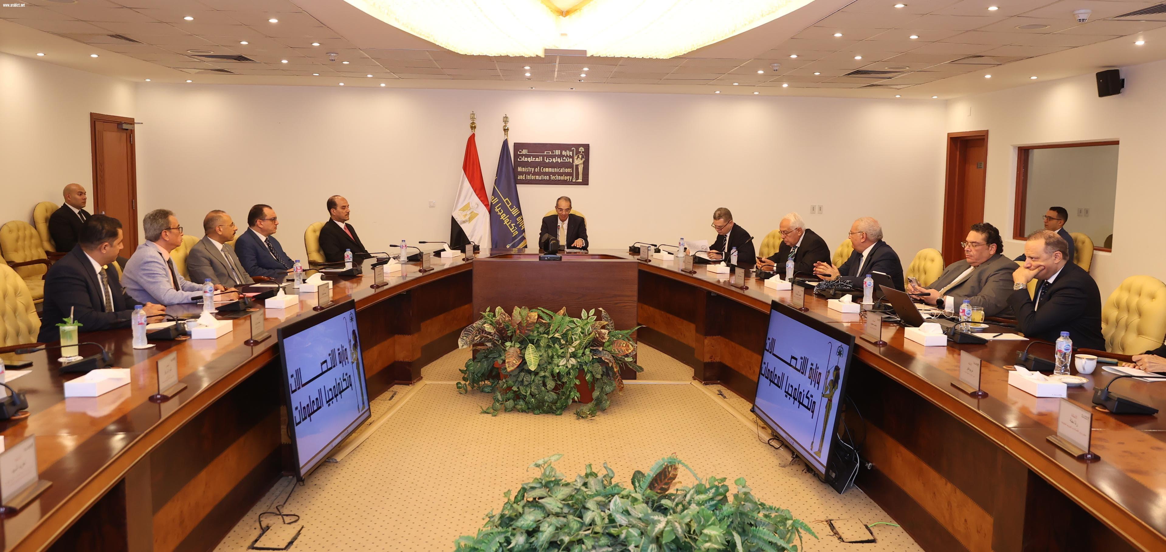 وزير الاتصالات  يشهد توقيع اتفاقية تعاون بين 